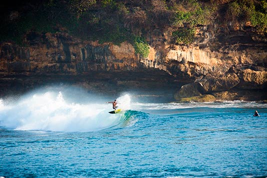 Сёрфинг в августе на Бали