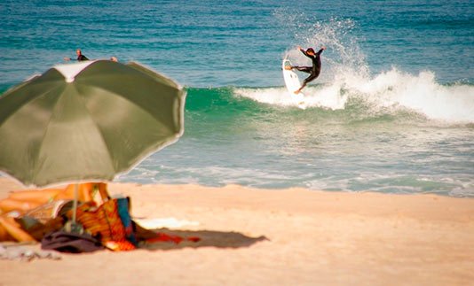 Сёрфинг в июле в Португалии