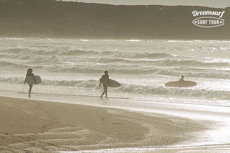 сёрфинг на закате в Испании
