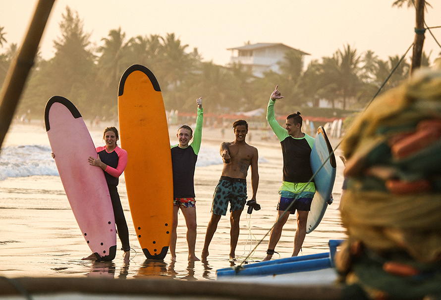 Уроки сёрфинга на Шри-Ланке Ахангама